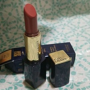 ❤ 5/25 NIB Estee lauder lipstick